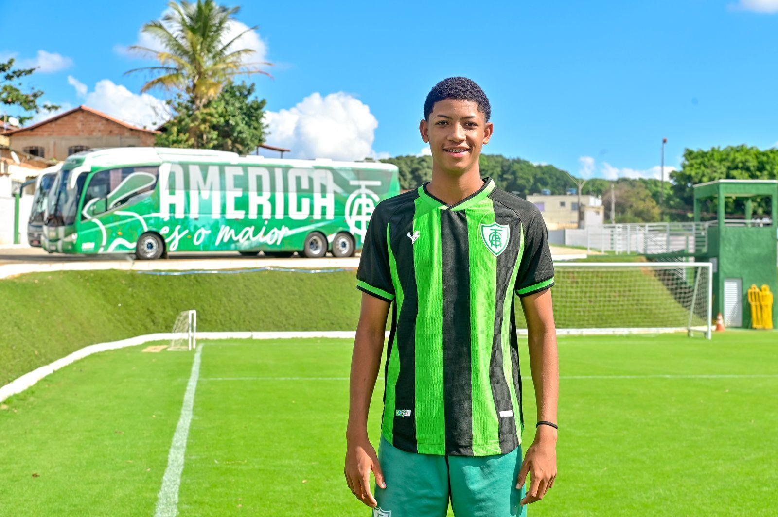 Zagueiro do América é convocado para a Seleção Brasileira Sub 15